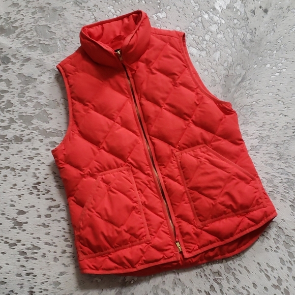 J. Crew Excursion Puffer Down Vest Red SzM - Picture 2 of 8
